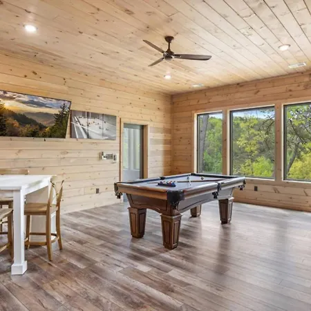 Cozy Erabeeg 霞慕尼